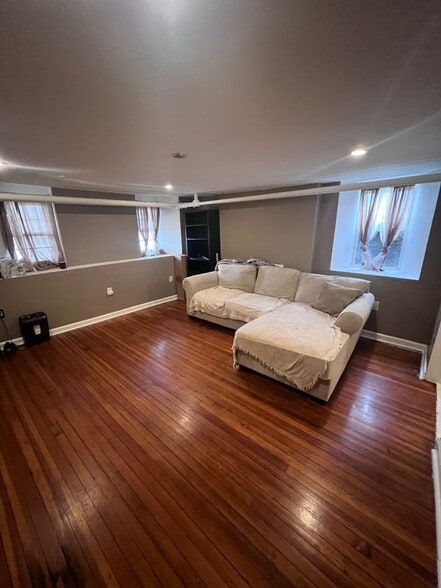 Building Photo - 11 Leonard St