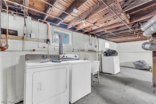 Building Photo - 3992 E 26th St