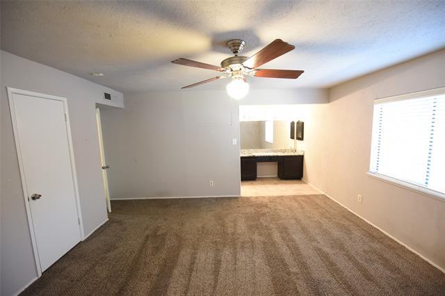 Building Photo - 3820 7 Gables St