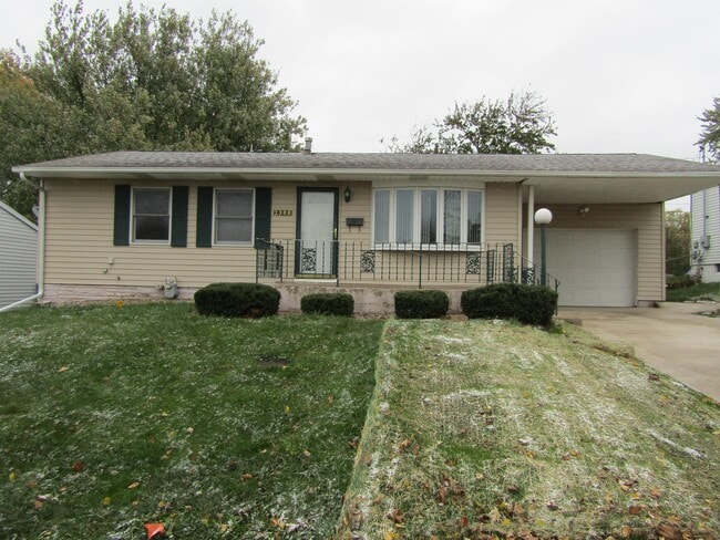 Building Photo - 2388 Martin Dr