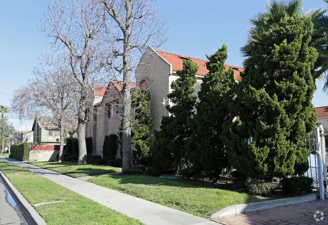 Building Photo - 14030-14042 Mcclure Ave