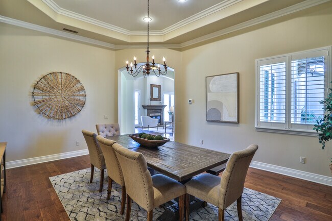 Building Photo - 39520 Colleen Way