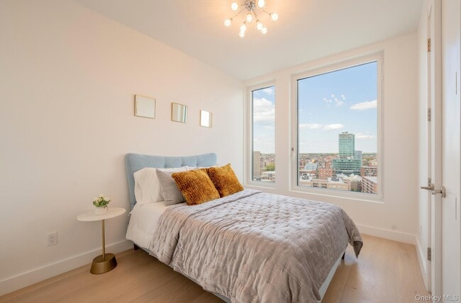 Building Photo - 136-18 Maple Ave