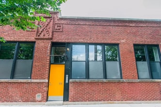 Building Photo - RAVENSWOOD - BEAUTIFUL AND LARGE LOFT FOR ...