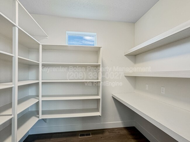 Building Photo - 7024 E Los Carneros Dr