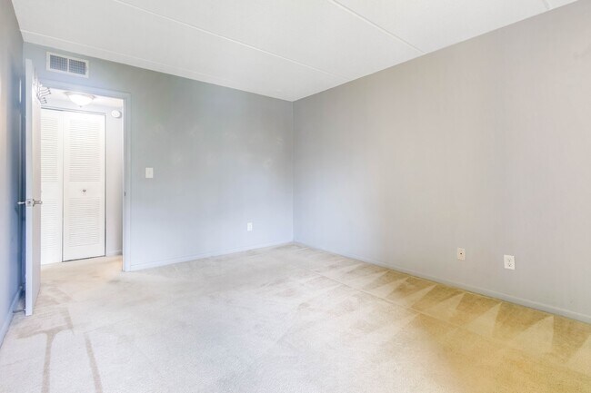 Building Photo - 209 W Miracle Strip Pkwy