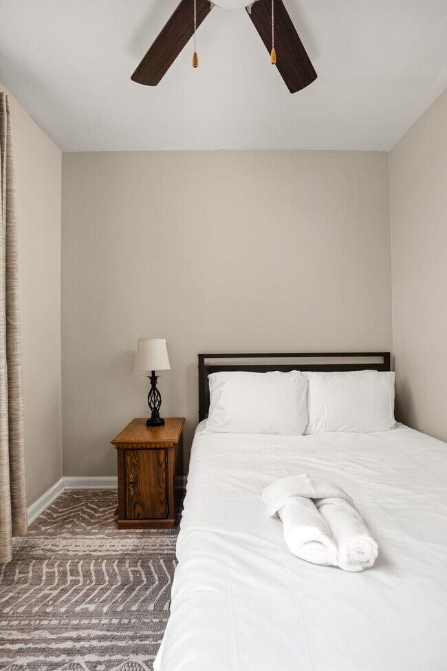 Building Photo - 2307 E 65th St