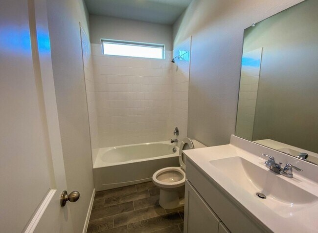 Building Photo - 5400 Gold Pond Dr