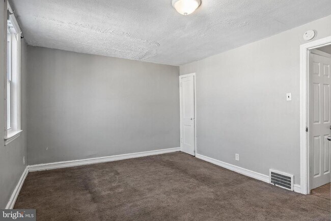 Building Photo - 1130 S Merrimac Rd