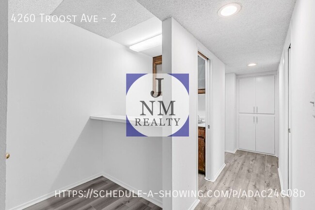 Building Photo - Beautiful 1 Bedroom + 1 Bath + Private Patio