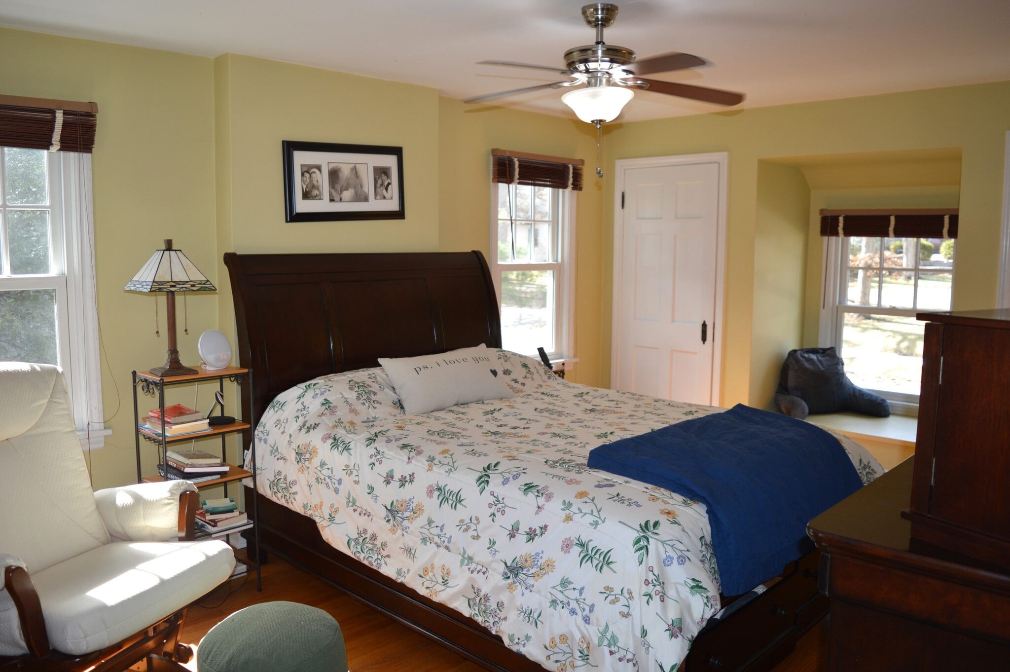 Building Photo - 4145 Hiawatha Dr