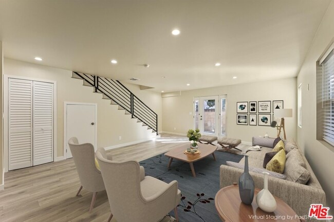 Primary Photo - 5741 Simpson Ave