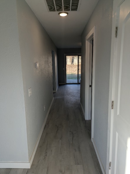 Building Photo - 597 SE 110th Rd