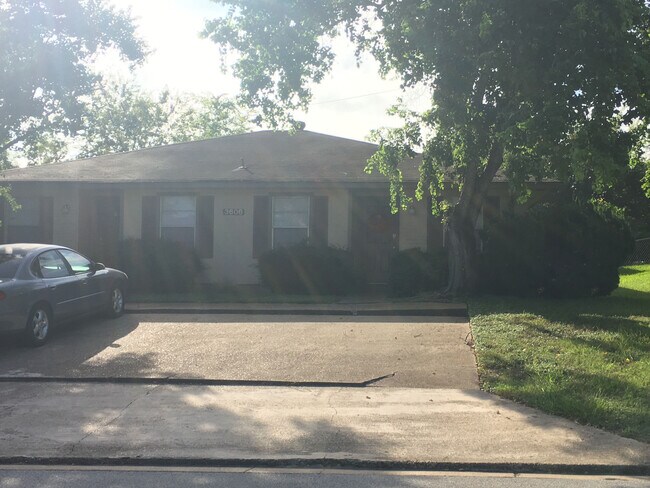 Building Photo - 3608MN