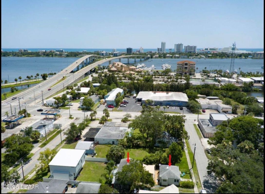 Building Photo - 118 Pierce Ave