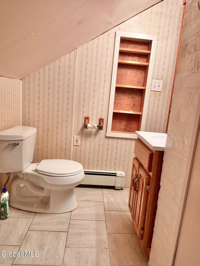 Building Photo - 23 Lakeview Ave