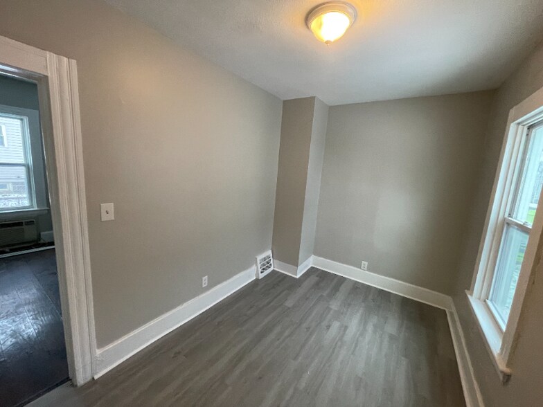 Building Photo - 1322 Brownell Ave