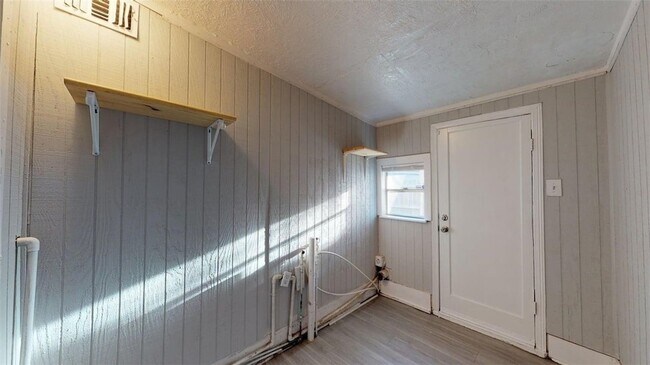 Building Photo - 4000 Margaret St