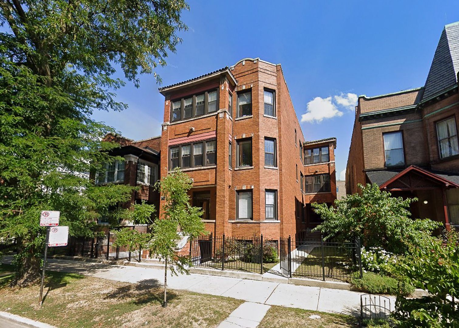 Building Photo - 1434 W Addison St