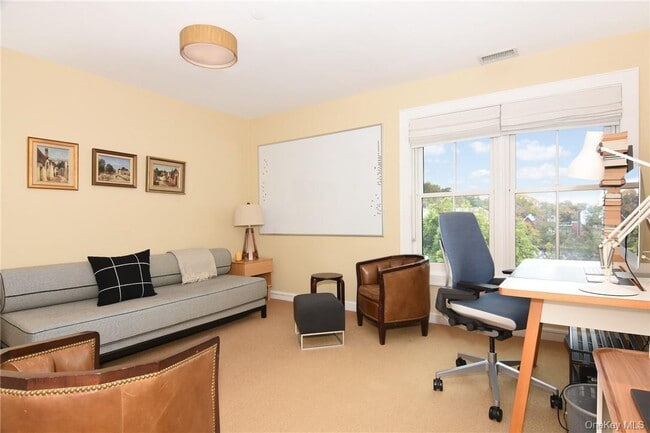 Building Photo - 27 N Buckhout St