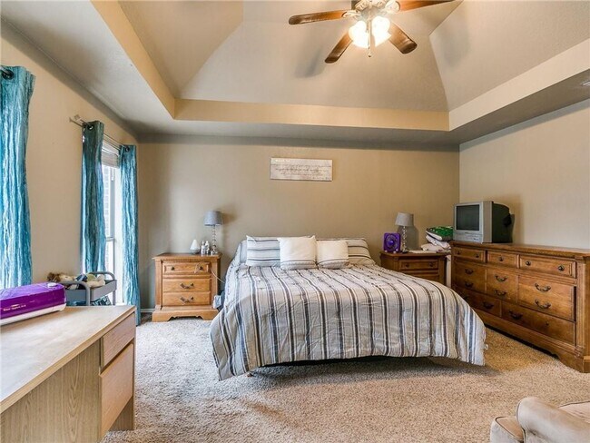 Building Photo - Gorgeous Home Located In Choctaw!!!