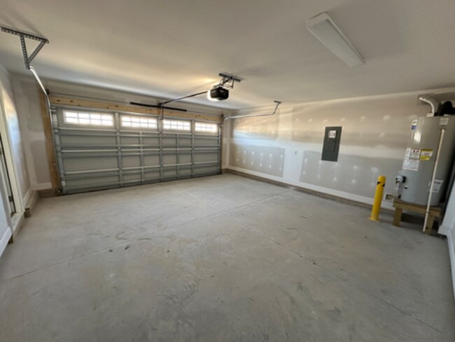 Building Photo - 1012 Bluewater Blvd