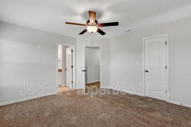 Building Photo - 232 W Lk St