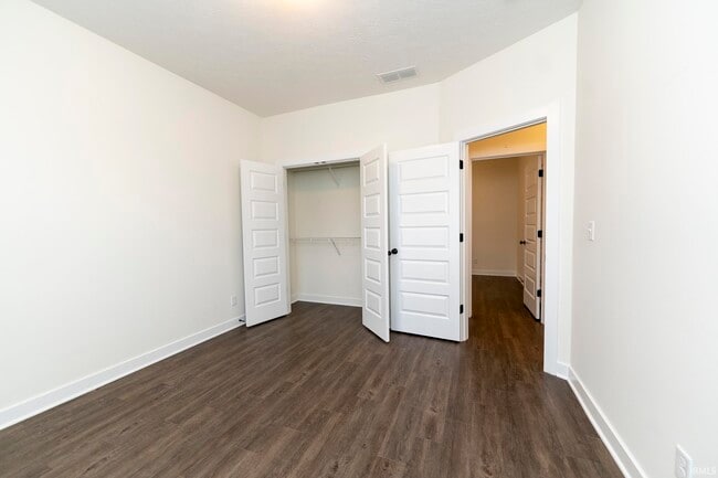 Building Photo - 2822 Brewster Dr