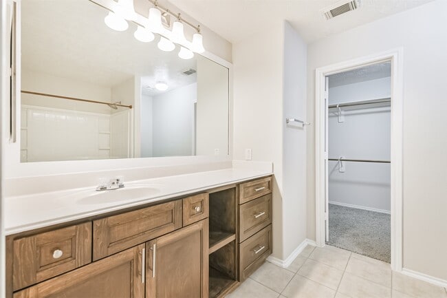 Building Photo - 15023 Roche Rock Dr