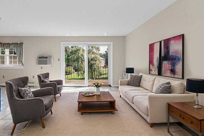 Building Photo - 35 Fernview Ave