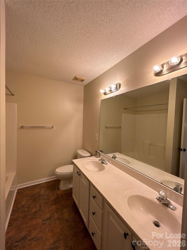 Building Photo - 12402 Bluestem Ln