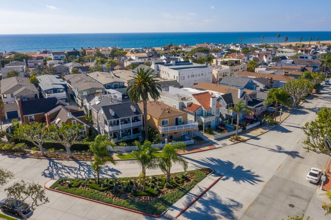 Building Photo - Balboa Peninsula Point