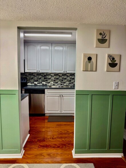 Building Photo - 7610 Stirling Rd