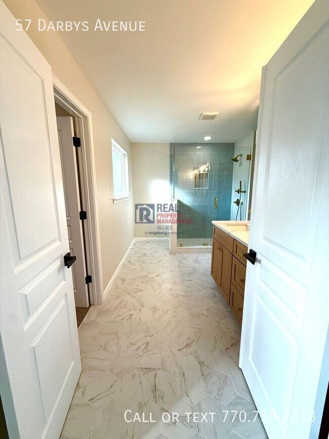 Building Photo - 57 Darbys Ave