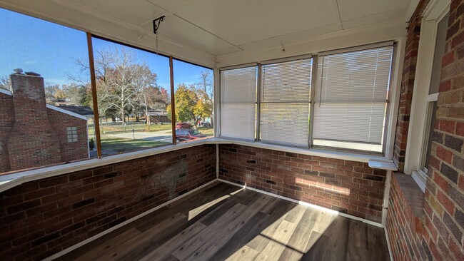 screened in porch - 8424 Korea Dr