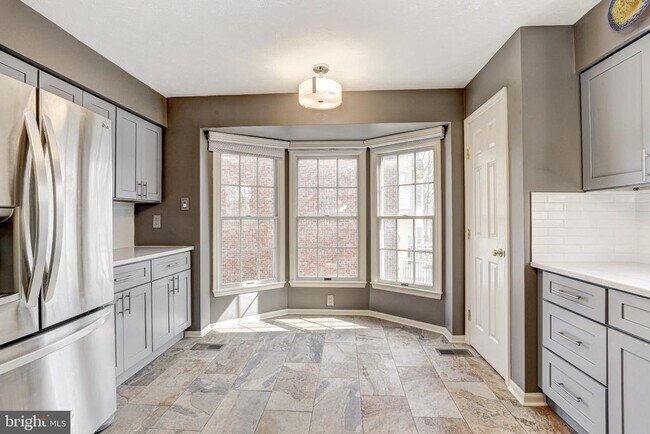 Building Photo - 2733 Quarry Heights Way