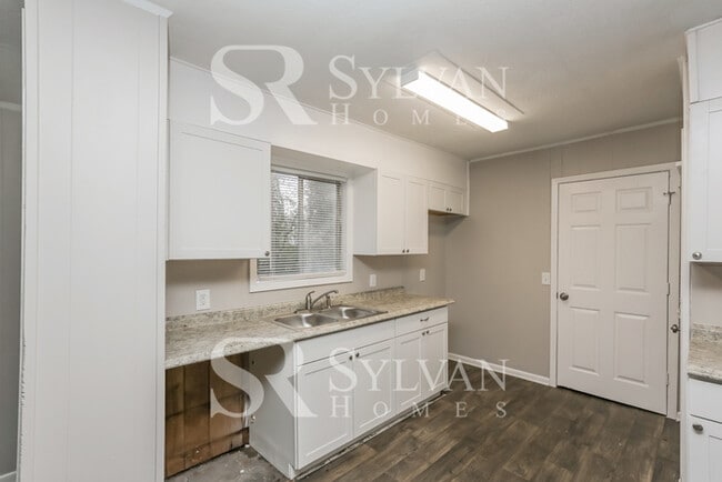 Building Photo - At Last, This Is What You Have Been Searching For!