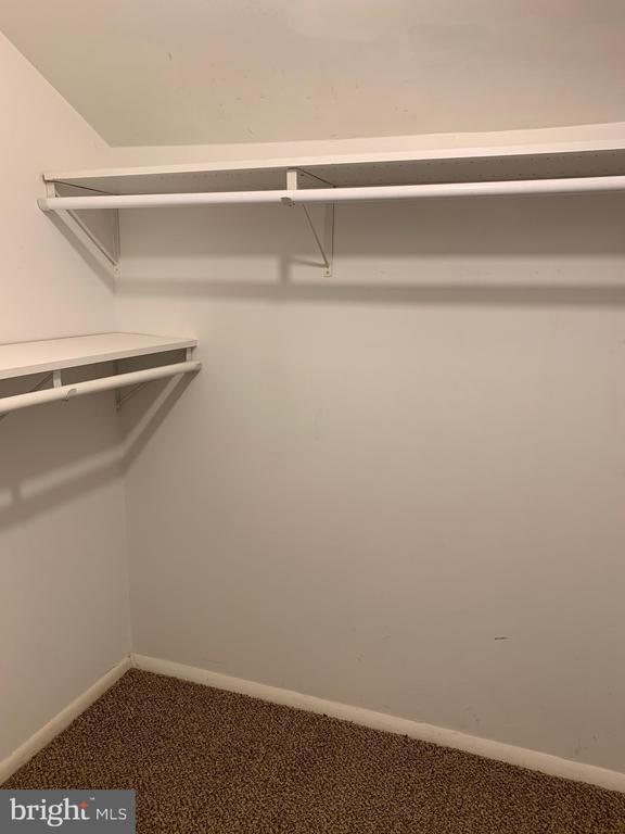 Building Photo - 118 Sycamore Ct