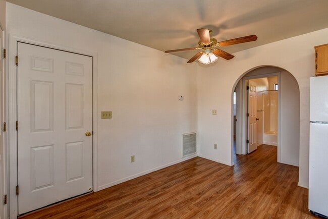 Building Photo - 6284 N Buckboard Dr