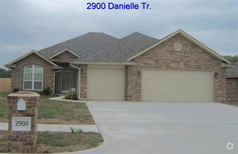 Building Photo - Storm Shelter - Corner Lot - Moore Schools