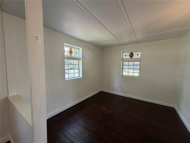 Building Photo - 1725 Fairview Shores Dr