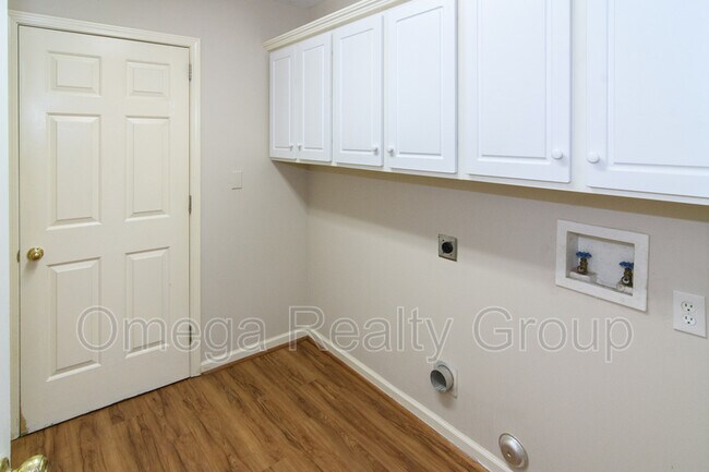 Building Photo - 4608 Fairfax Ct