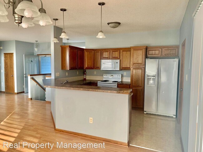 Building Photo - 3 br, 2 bath House - 1017 N Crest St.