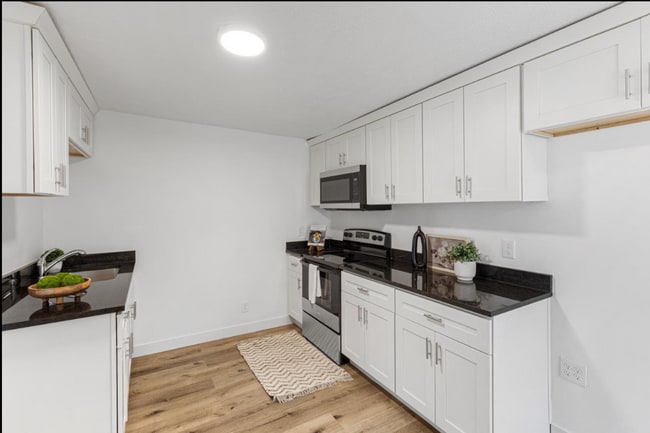 Building Photo - 2 Bed 1 Bath