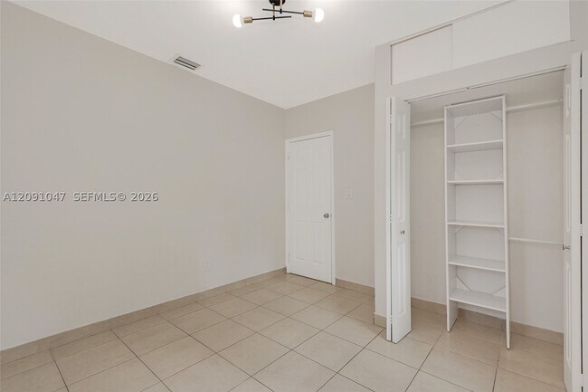 Building Photo - 1679 NE 176th St