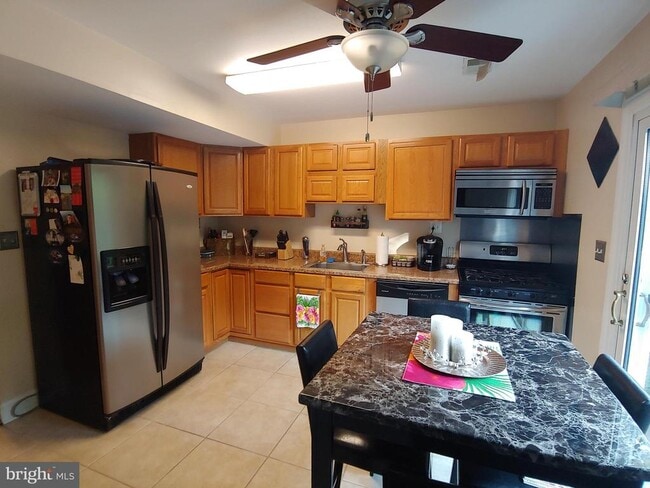 Building Photo - 8435 Norwood Dr