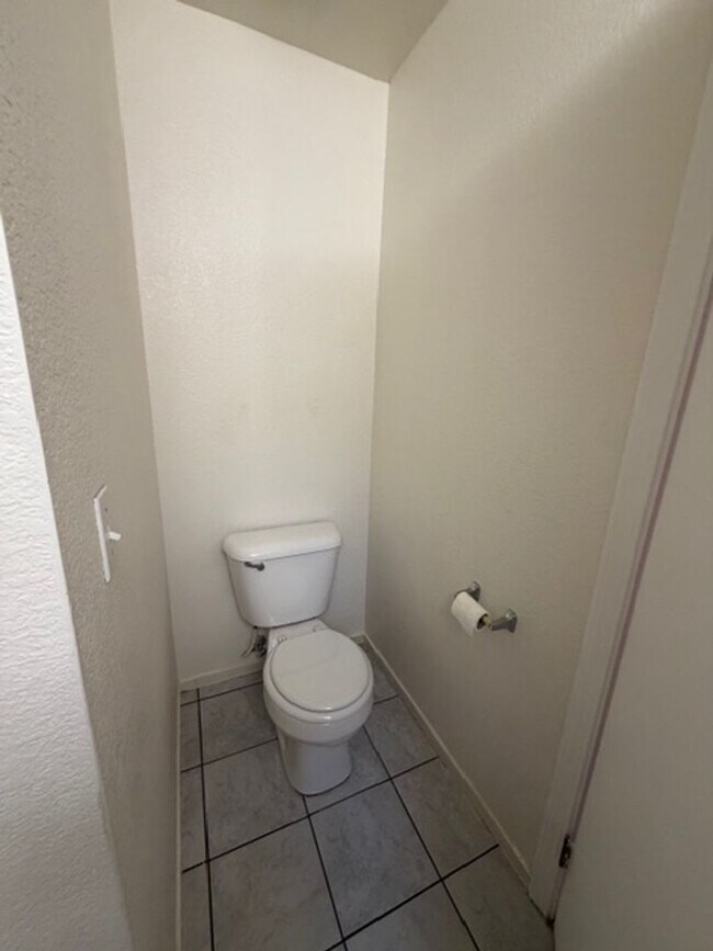 Building Photo - 7585 Twin Oaks Ave