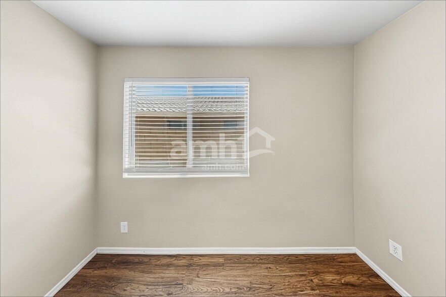 Building Photo - 16660 W Cottonwood St