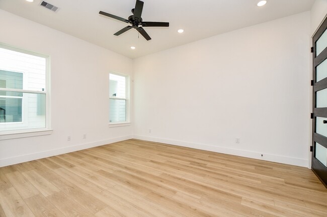 Building Photo - 2706 Bostic St