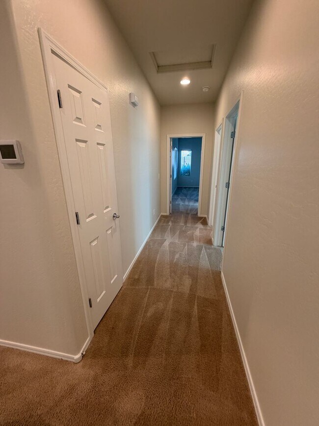 Building Photo - Live the Anthem Lifestyle! 3 Bed Home + Resort-Style Amenities